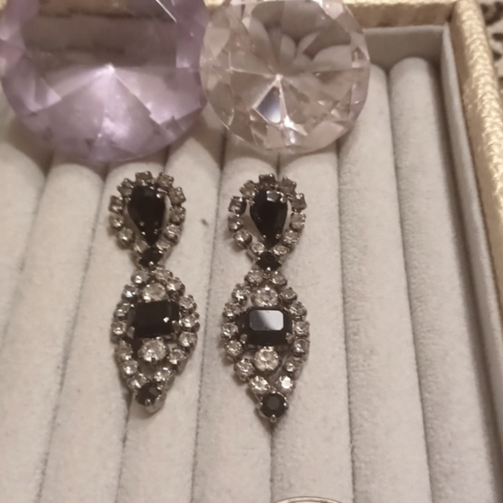 Classic black and clear rhinestone pierced earrings